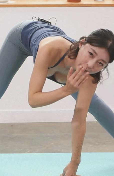 요가 배우러 가면 진짜 이런 강사님들 많나요? 이미지 #1