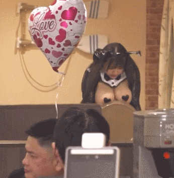 아니 이건 진짜 꼭지만 가렸는데? ㄷㄷ 이미지 #1