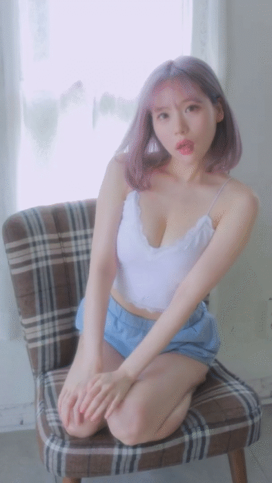 결혼하고 신혼 초 한 달 내내 본다는 장면 이미지 #1