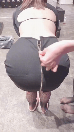 여친 치마 오픈식.gif 이미지 #1