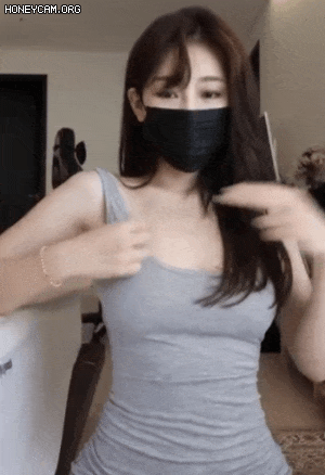 뭔가 보여주는 눈나.GIF 이미지 #1