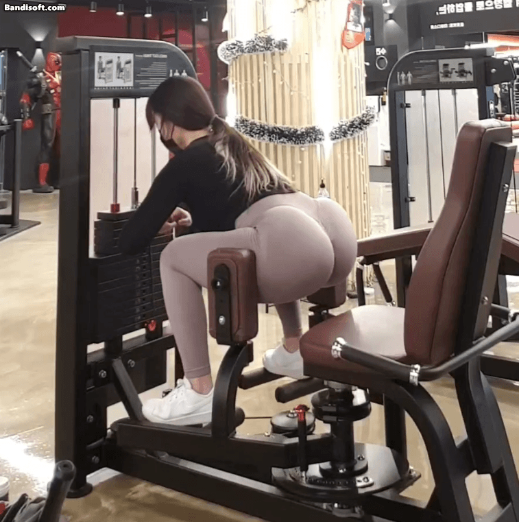 헬스장에서 이거 대놓고 쳐다보면 잡혀감? 이미지 #1