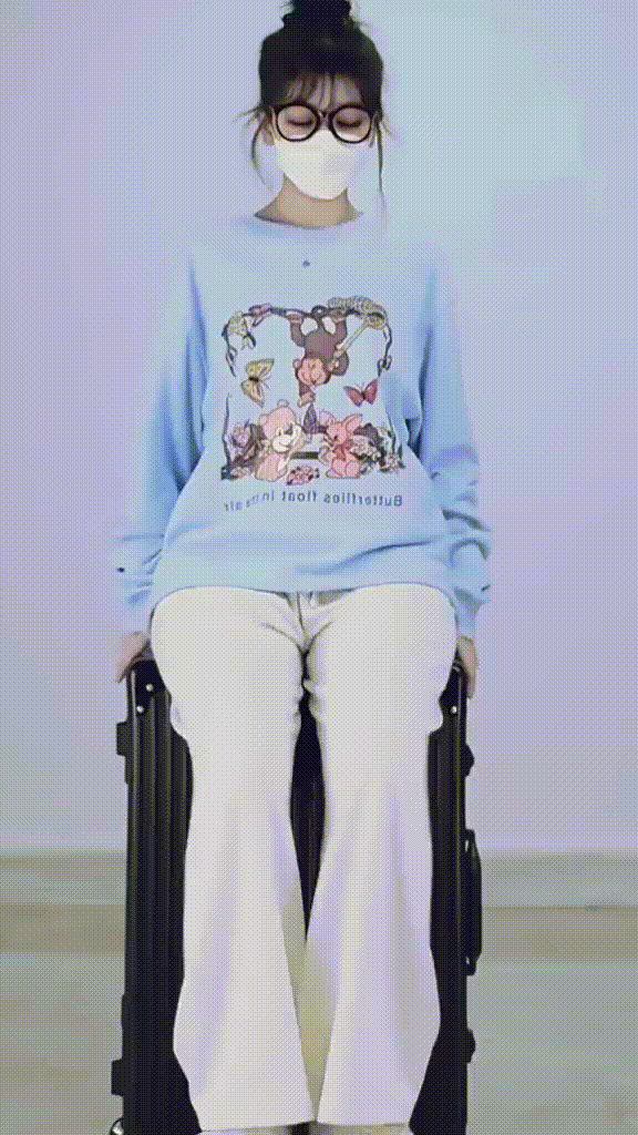 원터치로 환복하는 여대생 ㅗㅜㅑ 이미지 #1