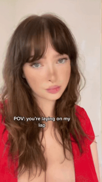 여친 야벅지 무릎 베개한 남자의 1인칭 시점 이미지 #1