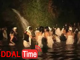 야산에 올라가 7명과 성관계를 해야하는 축제 이미지 #2