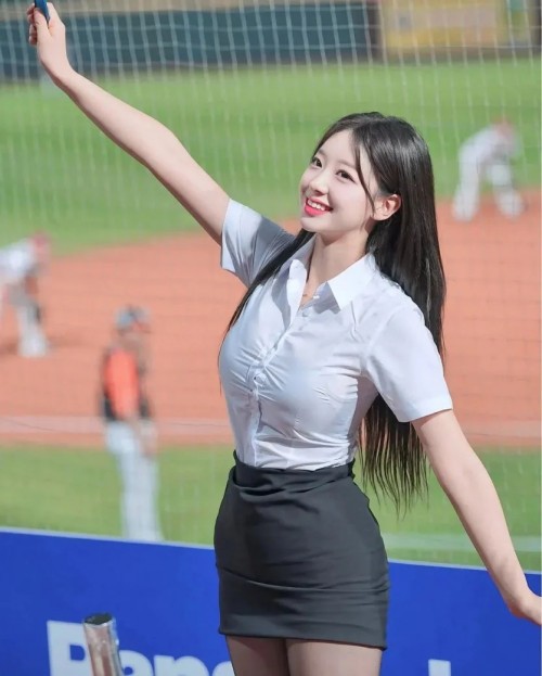 모나미룩 치어리더 이미지 #1