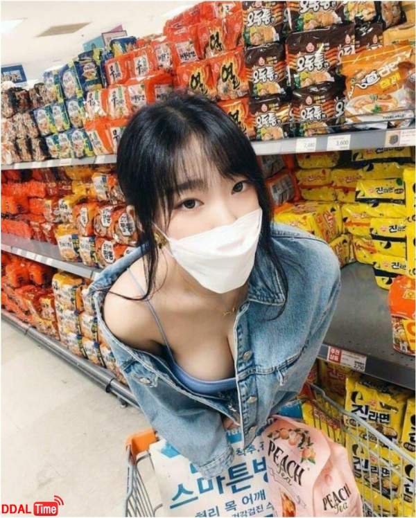 ??? : 라면 뭐 좋아해? 이미지 #1