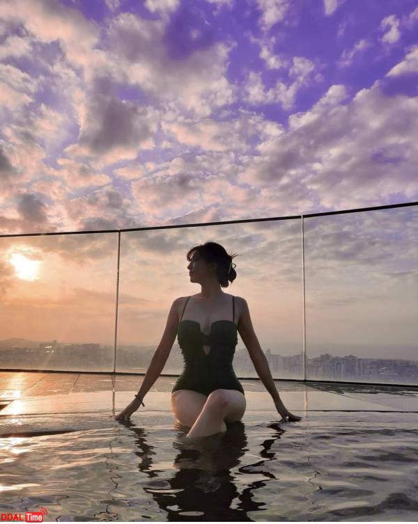 토크 중 행동 하나로 섹드립 박아버리는 미녀 개그우먼 이미지 #3