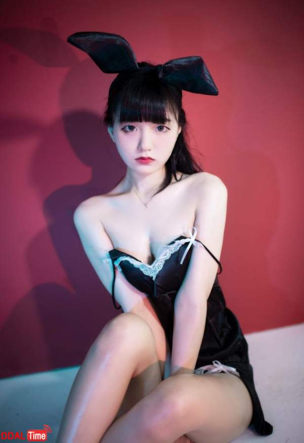 여기서 더 흘러내리면 ㄲㅈ 오픈인데.. jpg 이미지 #1