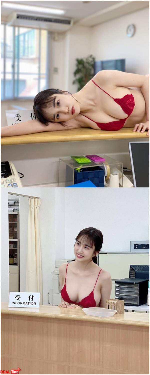 많이 자유분방한 데스크 누나 이미지 #1