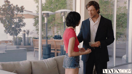 베이비 시터를 돈으로 이미지 #2